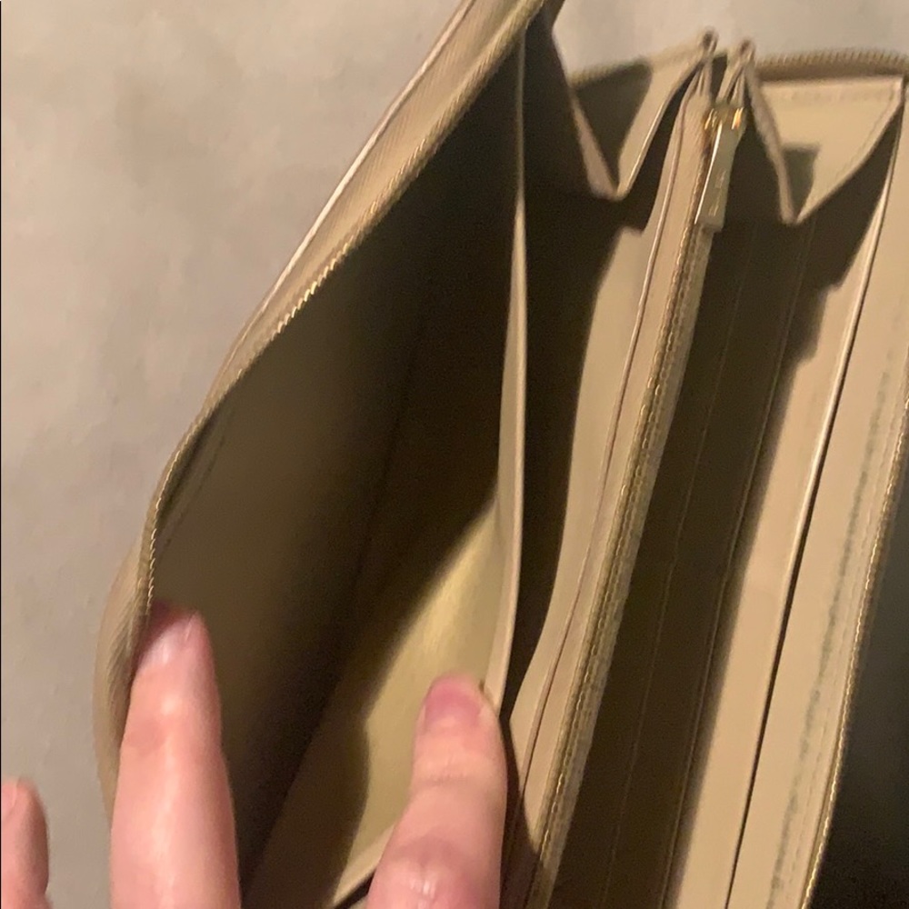 Authentic Celine Wallet sand and blue - Picture 6 of 8